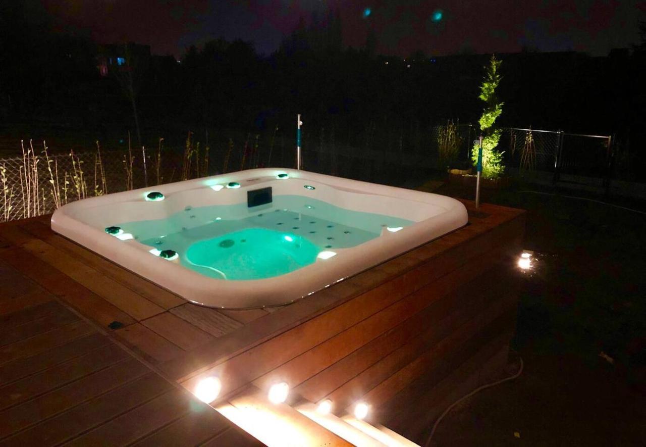 Appartement Jacuzzi Oasis *